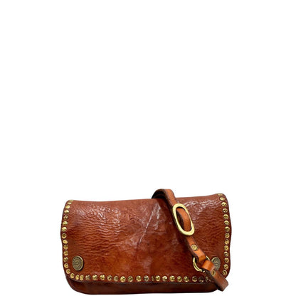 Borsa Campomaggi in cuoio impreziosita da borchie in metallo dorato e munita di una tracolla regolabile, e amovibile. Completa di dustbag e cartellino. Originale, usato, in condizioni eccellenti. 