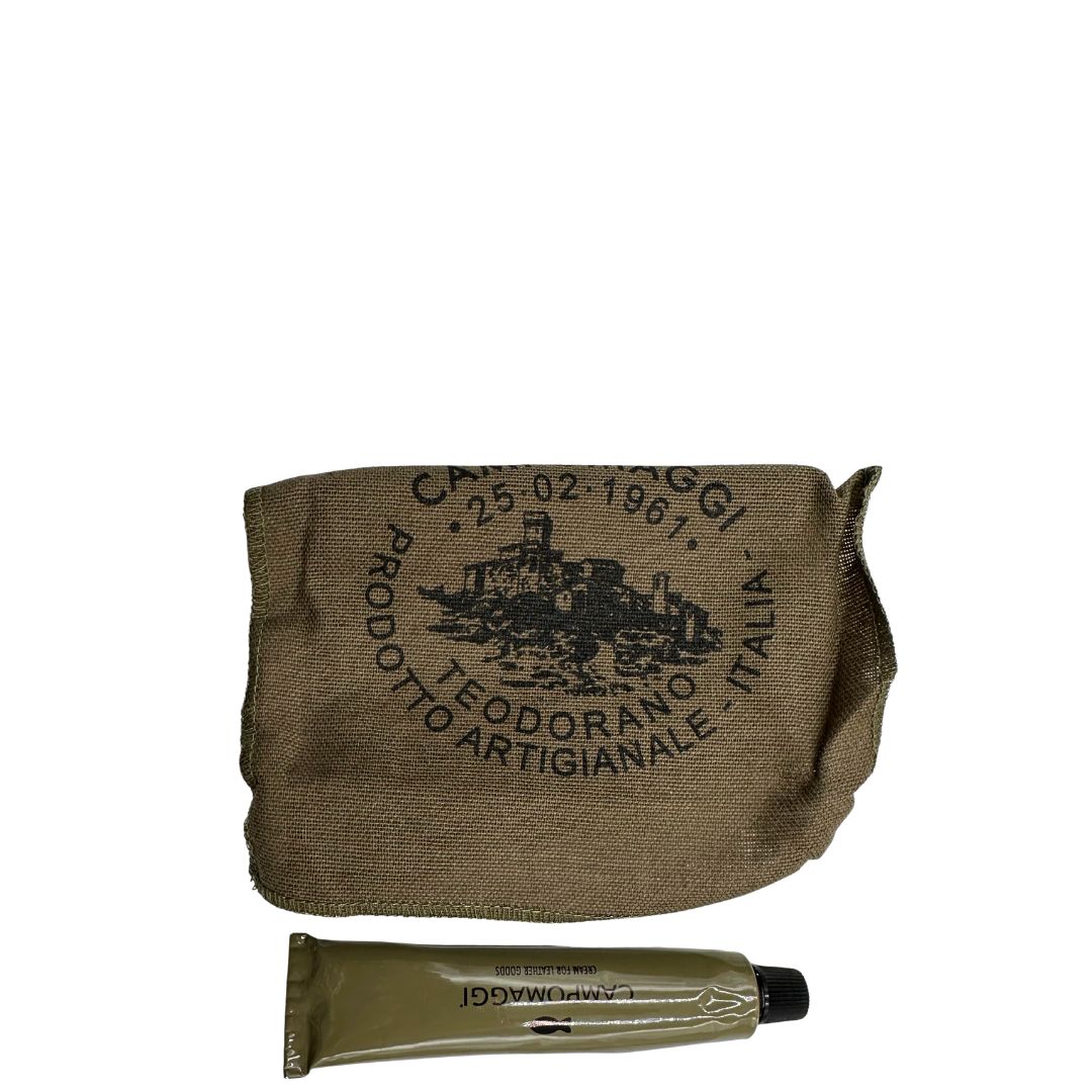 Dustbag e crema idratante per pelli.