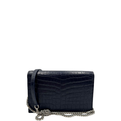 Borsa Kate Small Saint Laurent in pelle blu scuro trama cocco con parti metalliche argentate e nappa decorativa a catena. Completa di scatola logata. Originale, usato, in condizioni ottime. 