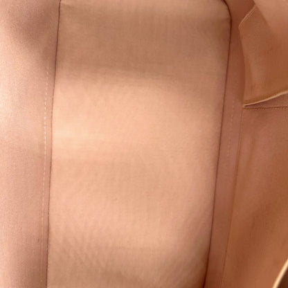 Interno Alma PM Louis Vuitton in pelle Vernis color noisette con parti metalliche dorate e doppi manici stondati; da portare a mano. Originale, usato, in condizioni ottime. 