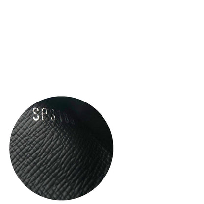 Portafoglio Louis Vuitton Slender in in tela nera Monogram Eclipse, munito di vari scomparti. Completo di corredo. Originale, usato, in condizioni eccellenti. 