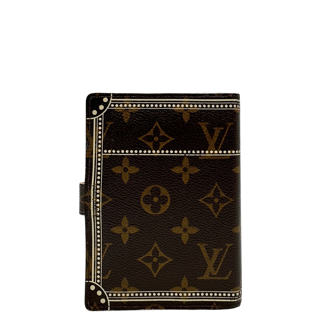 Porta agenda Louis Vuitton in tela monogram; chiusura a bottone in metallo dorato