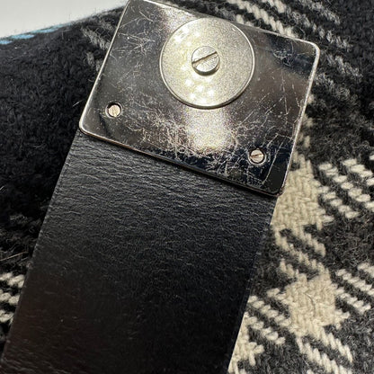 bottone Borsa Burberry in lana trama tartan con finiture in pelle nera e parti metalliche color argento anticato; munita di un manico singolo, indossabile a spalla, di lusso, originale, ottime condizioni.  