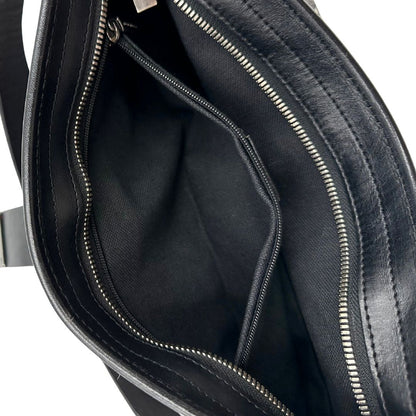 interno Borsa Burberry in lana trama tartan con finiture in pelle nera e parti metalliche color argento anticato; munita di un manico singolo, indossabile a spalla, di lusso, originale, ottime condizioni.  