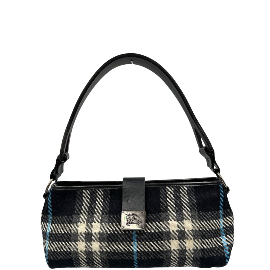 front Borsa Burberry in lana trama tartan con finiture in pelle nera e parti metalliche color argento anticato; munita di un manico singolo, indossabile a spalla, di lusso, originale, ottime condizioni.  