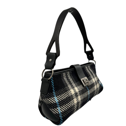 lato Borsa Burberry in lana trama tartan con finiture in pelle nera e parti metalliche color argento anticato; munita di un manico singolo, indossabile a spalla, di lusso, originale, ottime condizioni.  
