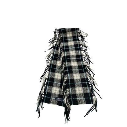 Sciarpa Burberry in 77% lana Merino, 21% angora e 2% cashmere con trama tartan, di lusso, originale, ottime condizioni.