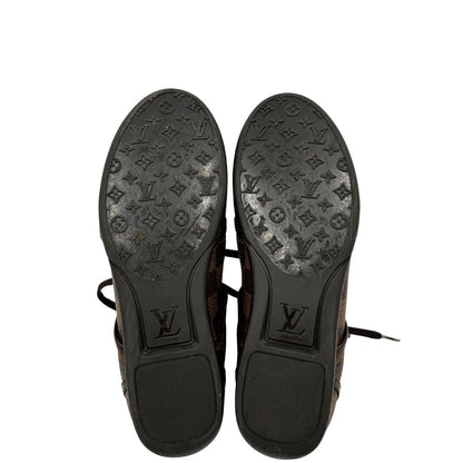Scarpe Louis Vuitton in canvas Damier Ébène e dettagli in pelle marroni con lacci tono su tono. Complete di scatola logata e dustbag, di lusso, ottime condizioni, originale.