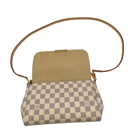 Borsa Louis Vuitton Favorite in canvas Damier Azur con parti metalliche dorate. Munita di una tracolla amovibile in vacchetta naturale e un manico in catena. Originale, usato, in condizioni ottime. 