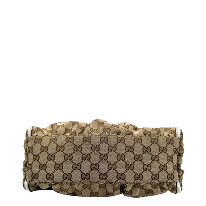 Base Borsa Gucci Hobo D-Ring in tessuto beige GG con finiture in pelle bianca e parti metalliche dorate. Munita di un manico in pelle stondato, rifinita con dettaglio D-Ring e logo lettering sul front. Completa di dustbag. Originale, usato, in condizioni ottime. 