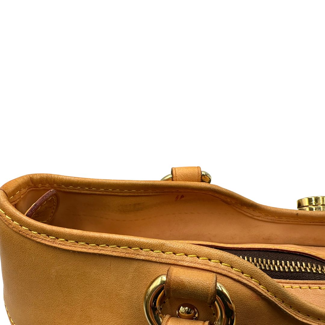 interno Borsa Louis Vuitton in canvas marrone monogram con finiture in vacchetta naturale e parti metalliche dorate; munita di doppi manici, da portare a spalla, di lusso, originale, ottime condizioni, usata.  