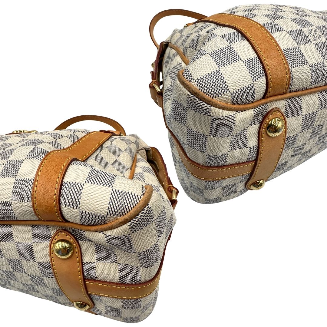 Angoli Borsa Louis Vuitton in canvas bianco Damier Azur con parti metalliche dorate e finiture in vacchetta naturale; munita di doppi manici, da portare a spalla. Originale, usata, di lusso, in ottime condizioni