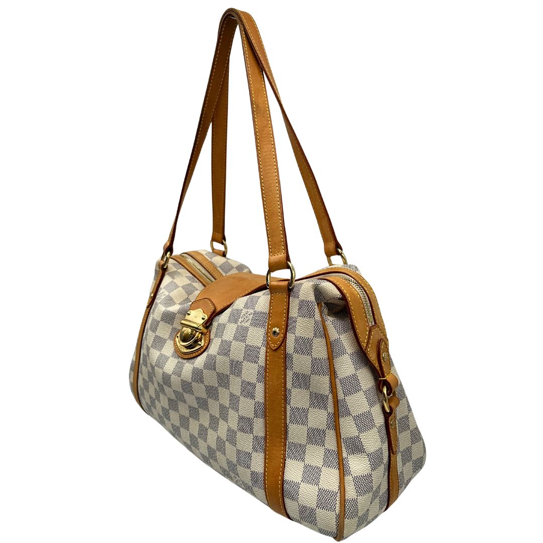 Laterali Borsa Louis Vuitton in canvas bianco Damier Azur con parti metalliche dorate e finiture in vacchetta naturale; munita di doppi manici, da portare a spalla. Originale, usata, di lusso, in ottime condizioni
