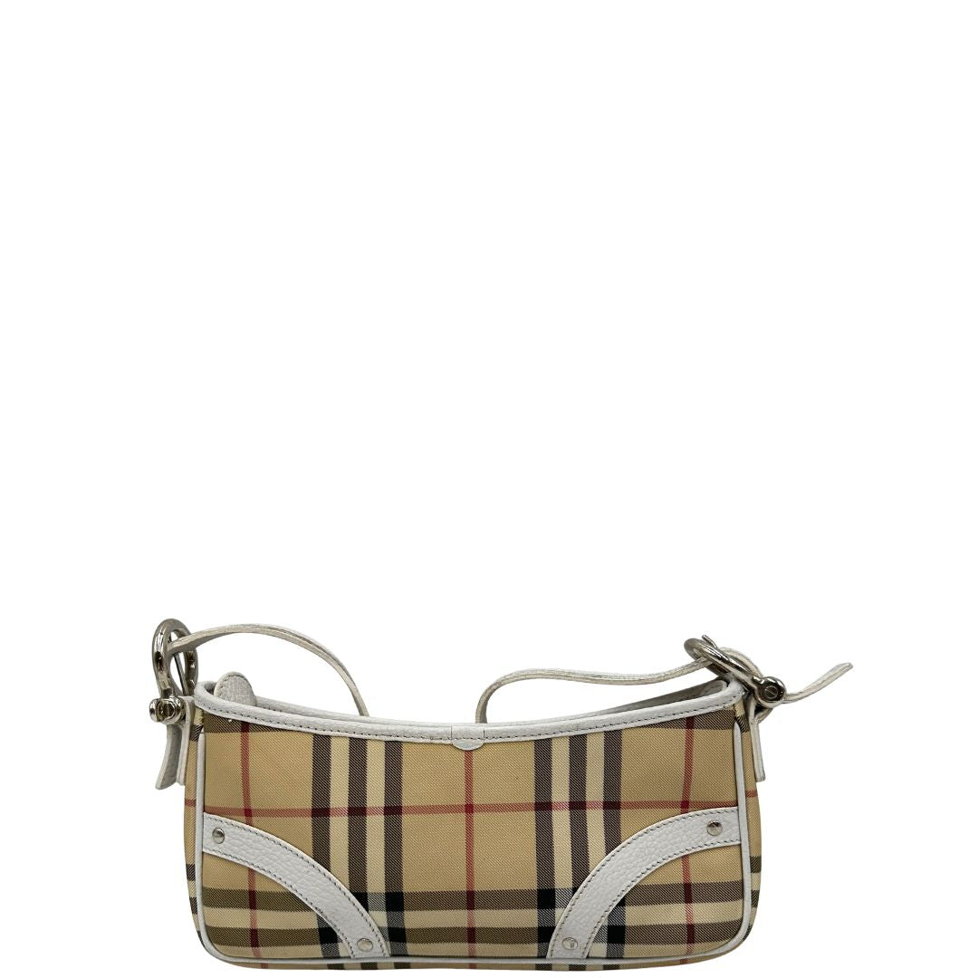 Borsa Burberry in canvas beige con trama tartan, finiture in pelle bianche e parti metalliche argentate. Munita di un manico singolo, indossabile a spalla, di lusso, originale, ottime condizioni, usata.