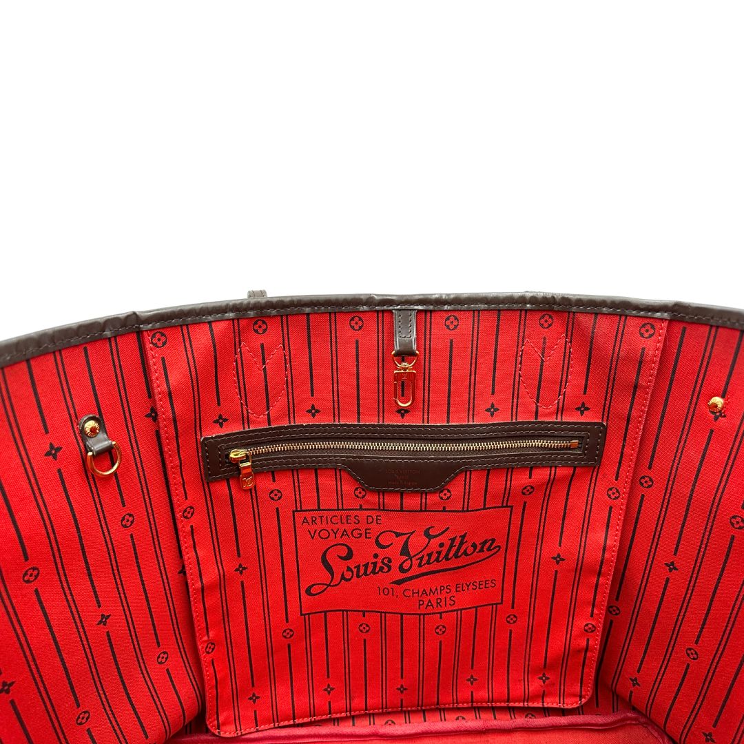interno Borsa Louis Vuitton Neverfull GM in canvas Damier Ébène con finiture in pelle marroni testa di moro e parti metalliche dorate; munita di doppi manici, indossabile a spalla, di lusso, originale, di lusso, usata. 