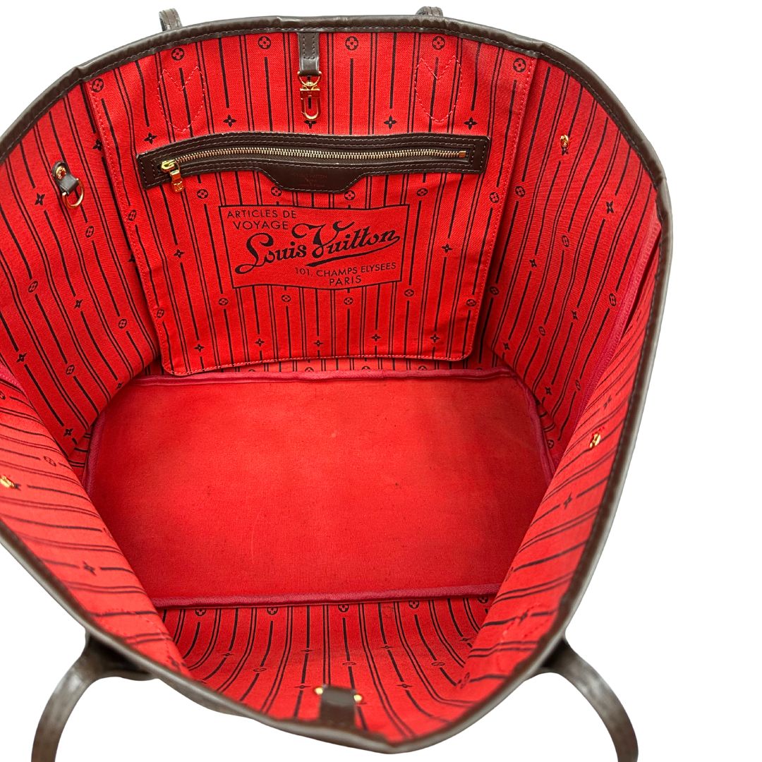 interno Borsa Louis Vuitton Neverfull GM in canvas Damier Ébène con finiture in pelle marroni testa di moro e parti metalliche dorate; munita di doppi manici, indossabile a spalla, di lusso, originale, di lusso, usata. 