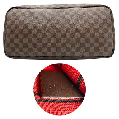 Borsa Louis Vuitton Neverfull GM in canvas Damier Ébène con finiture in pelle marroni testa di moro e parti metalliche dorate; munita di doppi manici, indossabile a spalla, di lusso, originale, di lusso, usata.