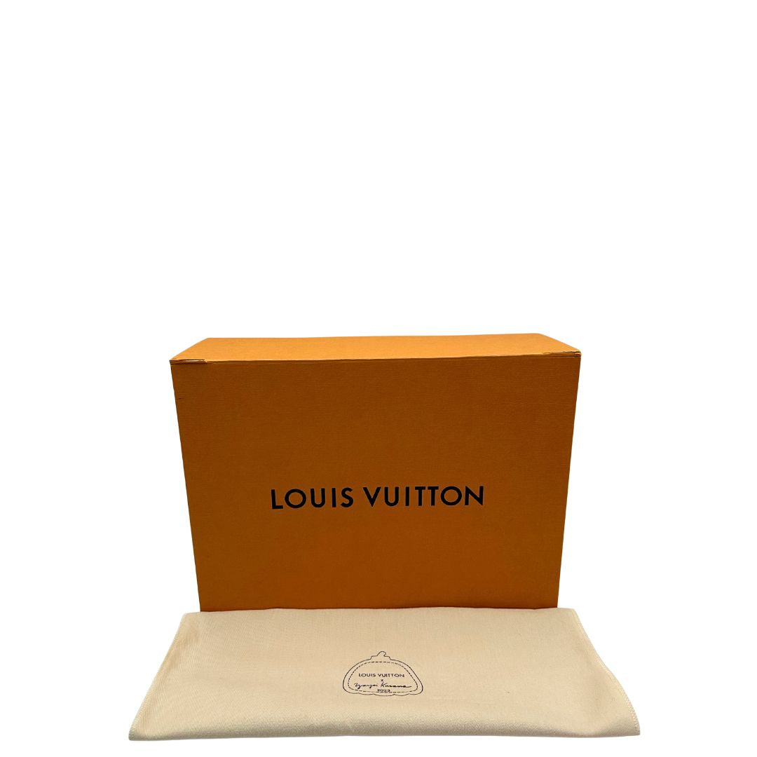 corredo  Borsa L.V. in pelle rossa monogram Empreinte con parti metalliche argentate; munita di doppi manici stondati e una tracolla amovibile e regolabile. Completa di corredo, di lusso, originale, ottime condizioni. 