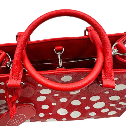 manici  Borsa L.V. in pelle rossa monogram Empreinte con parti metalliche argentate; munita di doppi manici stondati e una tracolla amovibile e regolabile. Completa di corredo, di lusso, originale, ottime condizioni. 