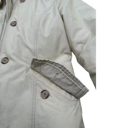 Giubbino Woolrich color sabbia in 60% cotone e 40% nylon, munito di cappuccio e doppie tasche, di lusso, originale, ottime condizioni.