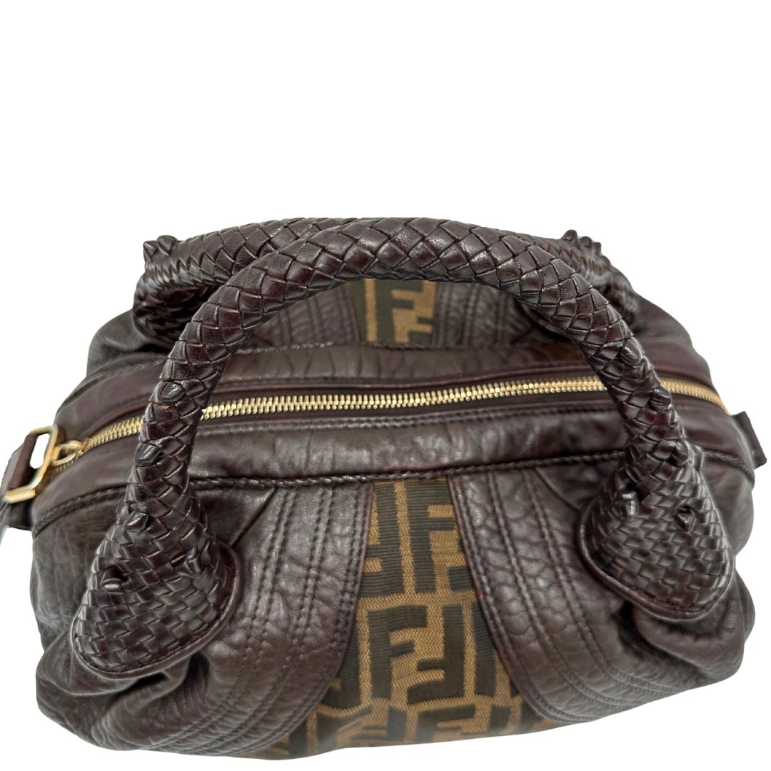 manici Borsa Fendi in tessuto trama zucca con finiture in pelle marroni e parti metalliche dorate; munita di doppi manici stondati, di lusso, originale, ottime condizioni. 