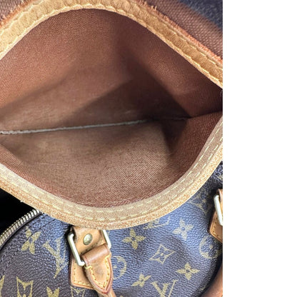 interno Borsa Louis Vuitton in canvas marrone monogram con finiture in vacchetta naturale e parti metalliche dorate; munita di doppi manici stondati. Completa di dustbag, lucchetto e chiave. 