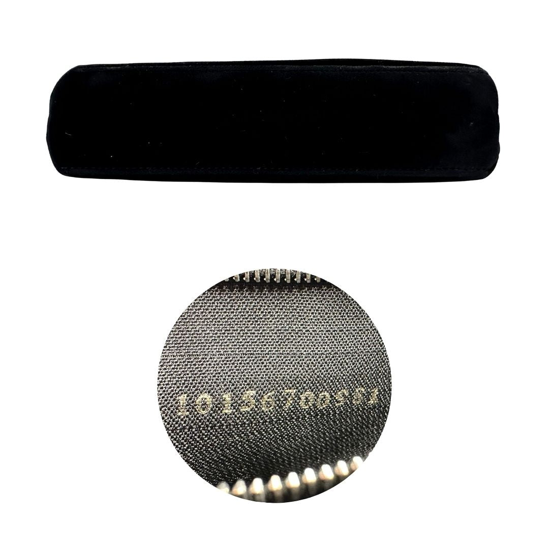 Base e codice di una borsa Fendi realizzata in velluto nero, con manico leggermente regolabile e con parti metalliche oro e argento. Iconico logo con doppie F come chiusura. Indossabile a spalla. Munita di dustbag.