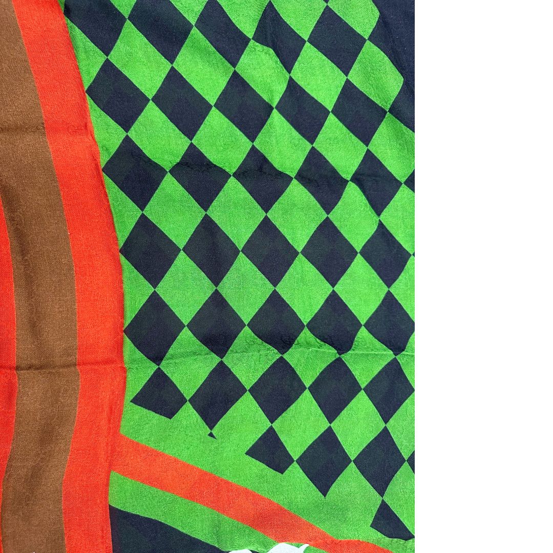 Sciarpa Gucci GG in 85 % modal e 15 % seta multicolor, di lusso, originale, ottime condizioni.