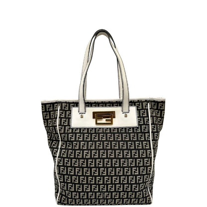 front Borsa Fendi in tessuto nero e bianco trama Zucchino con parti metalliche dorate; munita di doppi manici, indossabile a spalla. Completa di dustbag, di lusso, originale, ottime condizioni. 