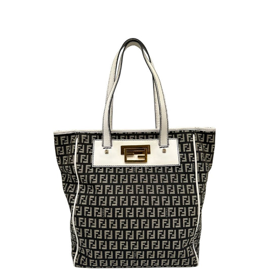 front Borsa Fendi in tessuto nero e bianco trama Zucchino con parti metalliche dorate; munita di doppi manici, indossabile a spalla. Completa di dustbag, di lusso, originale, ottime condizioni. 