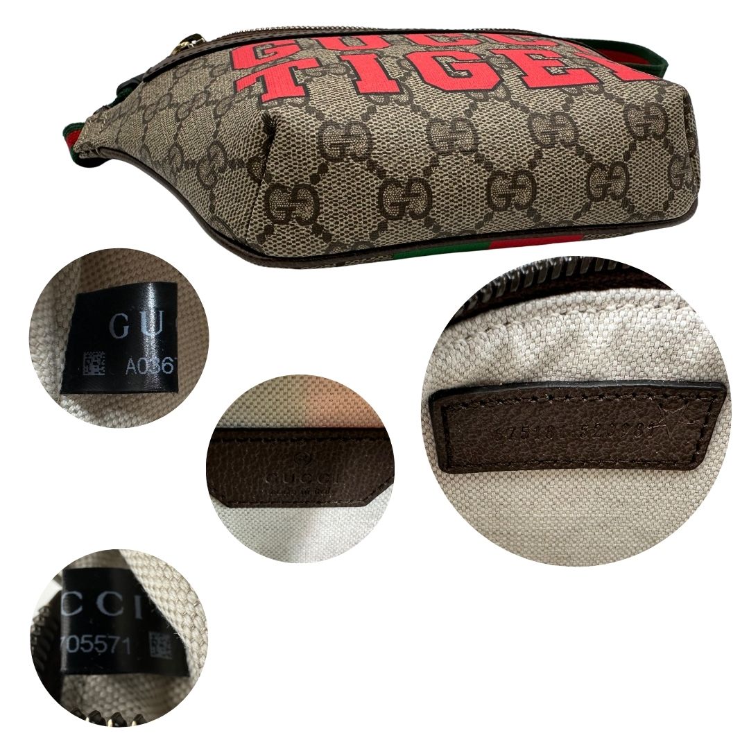 Base e codici di un marsupio Gucci in canvas beige GG con metalleria dorata e finiture in pelle marroni. Stampa Gucci Tiger e fascia Web su front e retro. Tracolla in tessuto Web verde/rosso, regolabile. Completo di dustbag. Indossabile a marsupio o crossbody.