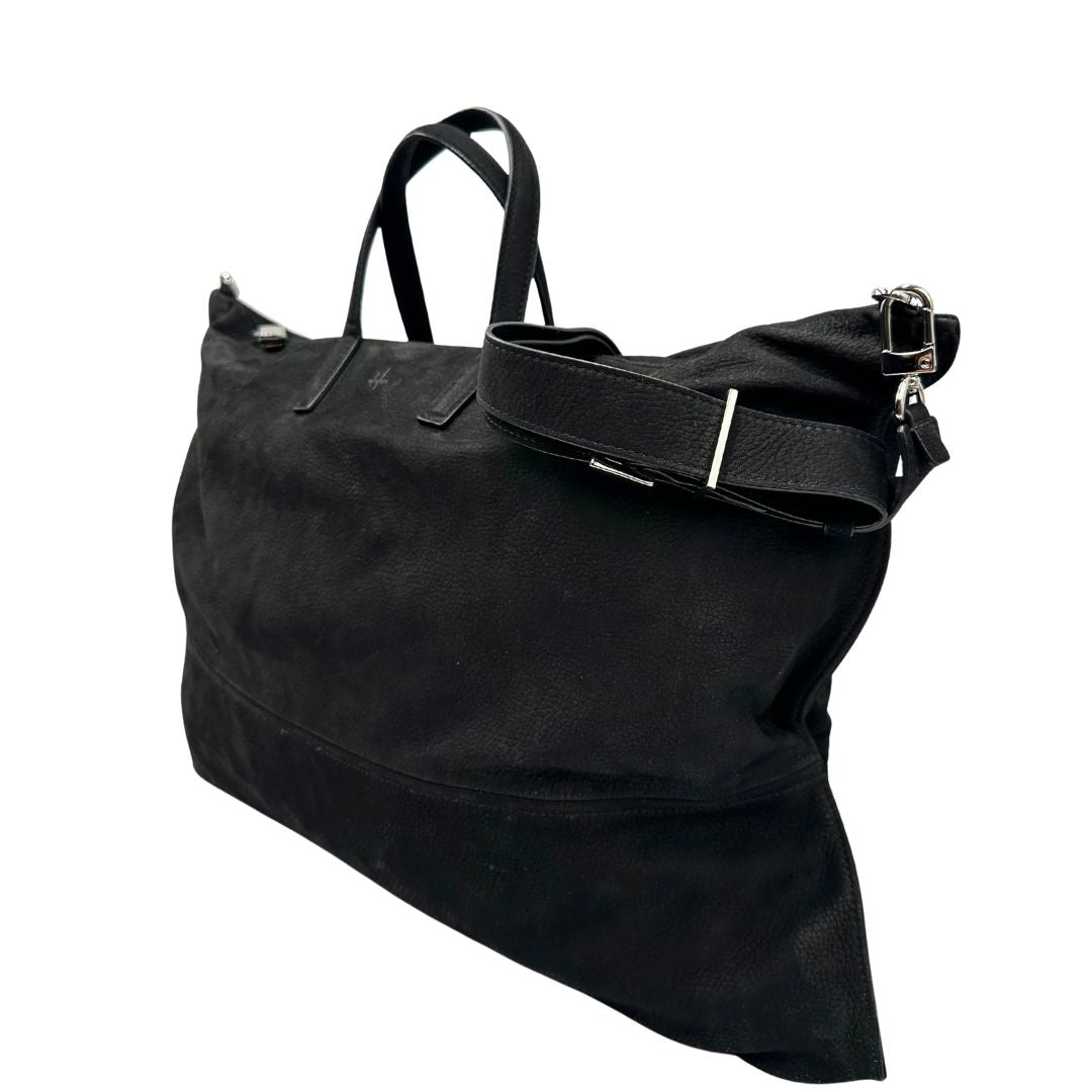 lato Borsa Hags in pelle nabuk nera con parti metalliche argentate, munita di doppi manici e una tracolla amovibile e regolabile. Completa di dustbag e cartellino, di lusso, ottime condizioni, usata. 