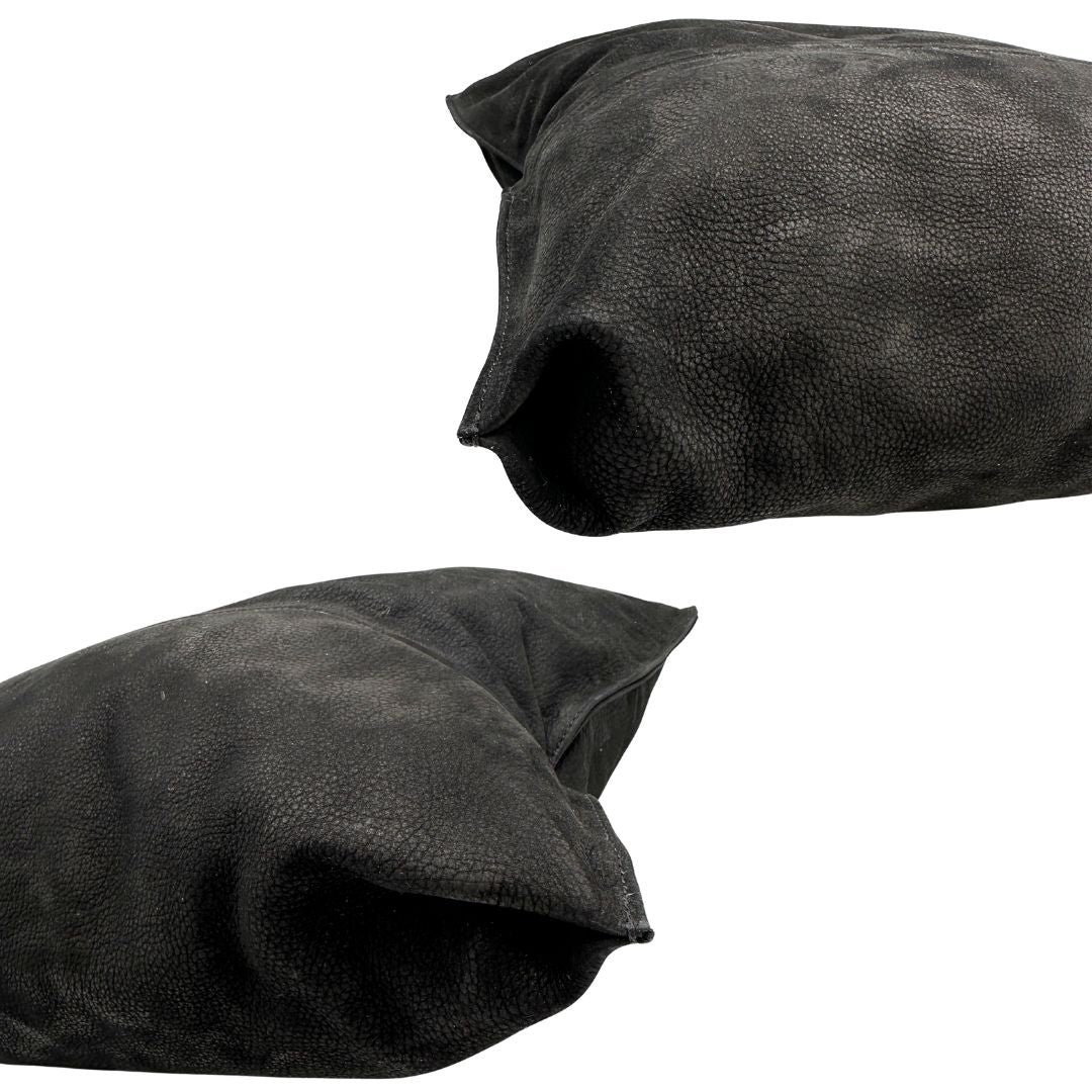 angoli Borsa Hags in pelle nabuk nera con parti metalliche argentate, munita di doppi manici e una tracolla amovibile e regolabile. Completa di dustbag e cartellino, di lusso, ottime condizioni, usata. 