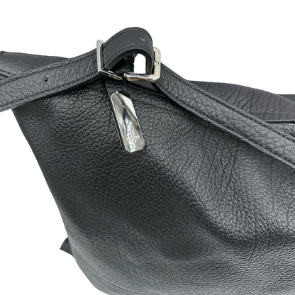 Borsa Hags in pelle nera con parti metalliche argentate; munita di una tracolla regolabile. Completa di dustbag e cartellino, di lusso, originale, eccellenti condizioni. 