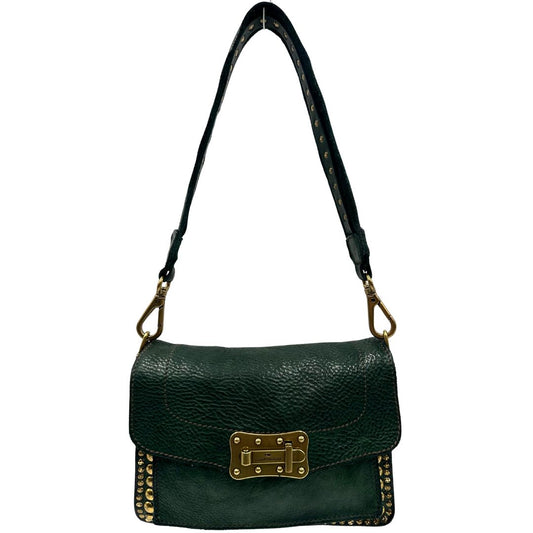 lato Borsa Campomaggi in pelle color verde bottiglia impreziosita da borchie in metallo dorato, munita di una tracolla regolabile e amovibile e un manico amovibile. Completa di dustbag e cartellino, di lusso, originale, ottime condizioni. 