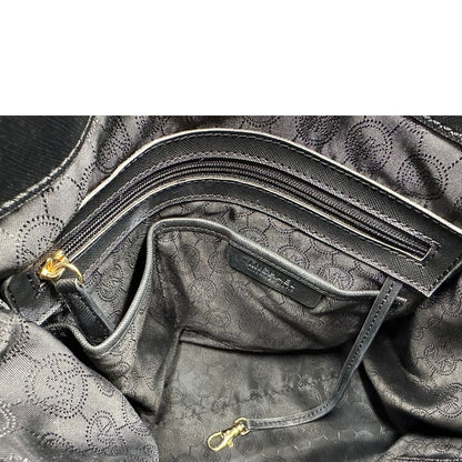 interno  Borsa Michael Kors in pelle saffiano nera con parti metalliche dorate; munita di doppi manici e una tracolla amovibile in catena e pelle, di lusso, originale, ottime condizioni. 