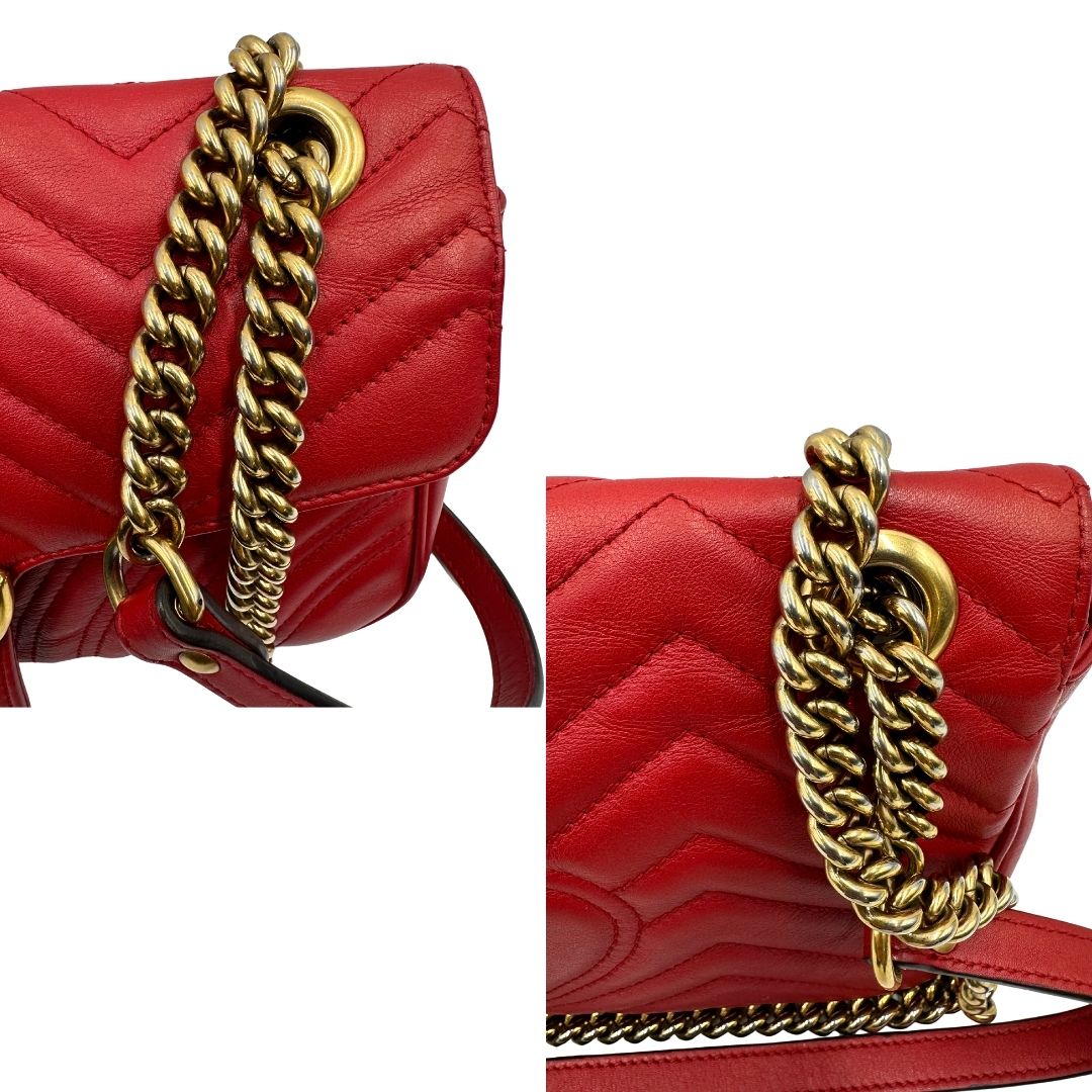 Borsa Gucci Marmont in pelle matelassé rossa con tracolla scorrevole in catena e spallaccio in pelle, rifinita con parti metalliche dorate. Completa di dustbag. Originale, usato, di lusso, in ottime condizioni.