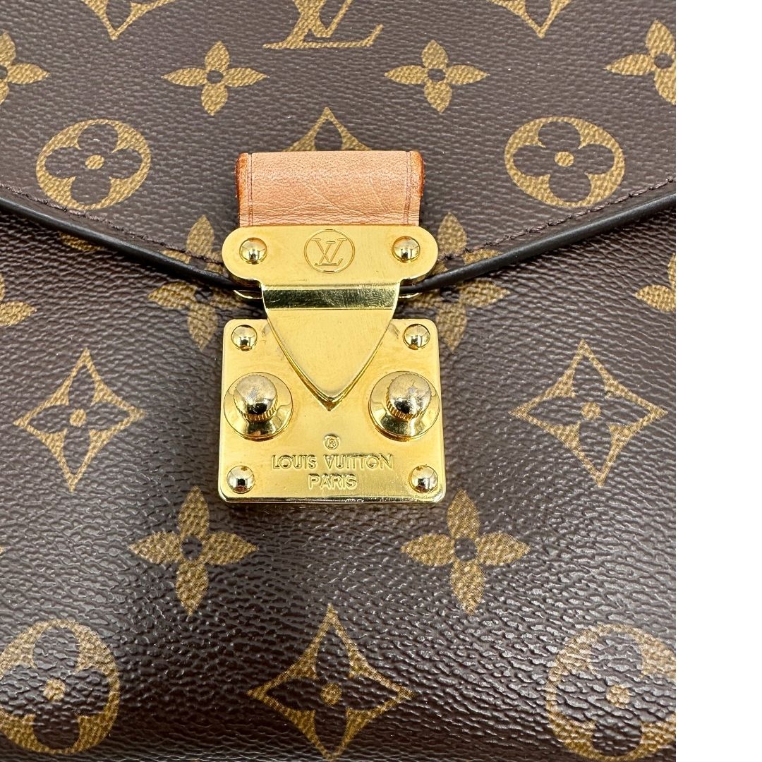 metalleria Borsa Louis Vuitton Métis in canvas marrone monogram con dettagli in vacchetta naturale e parti metalliche dorate. Munita di un manico singolo e una tracolla regolabile e amovibile. Dotato di scatola e dustbag, di lusso, originale, ottime condizioni. 