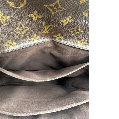 interno della  Borsa Louis Vuitton Métis in canvas marrone monogram con dettagli in vacchetta naturale e parti metalliche dorate. Munita di un manico singolo e una tracolla regolabile e amovibile. Dotato di scatola e dustbag, di lusso, originale, ottime condizioni.
