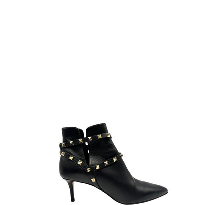 Stivaletti VG in pelle nera con tacco basso e dettagli borchie oro chiaro. Completi di sacchetto anti polvere, di lusso, originale, ottime condizioni.