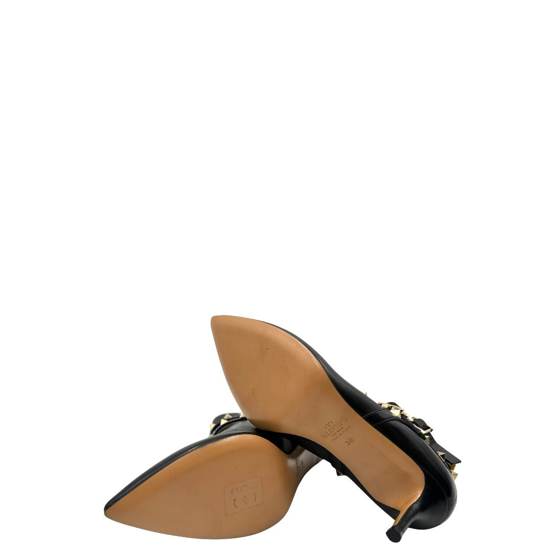 Stivaletti VG in pelle nera con tacco basso e dettagli borchie oro chiaro. Completi di sacchetto anti polvere, di lusso, originale, ottime condizioni. 