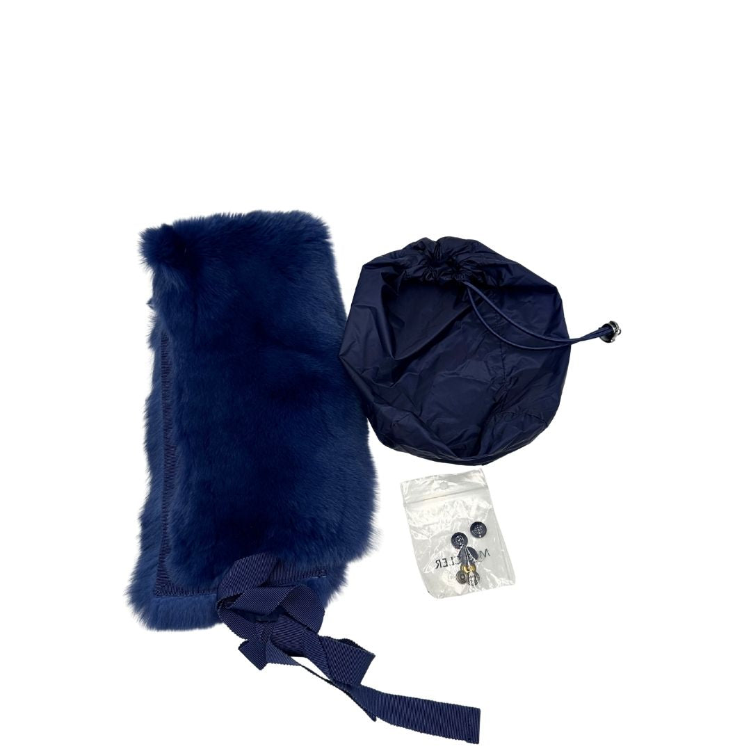Piumino Moncler in 100% poliammide blu con collo amovibile effetto pelo, di lusso, originale, ottime condizioni.