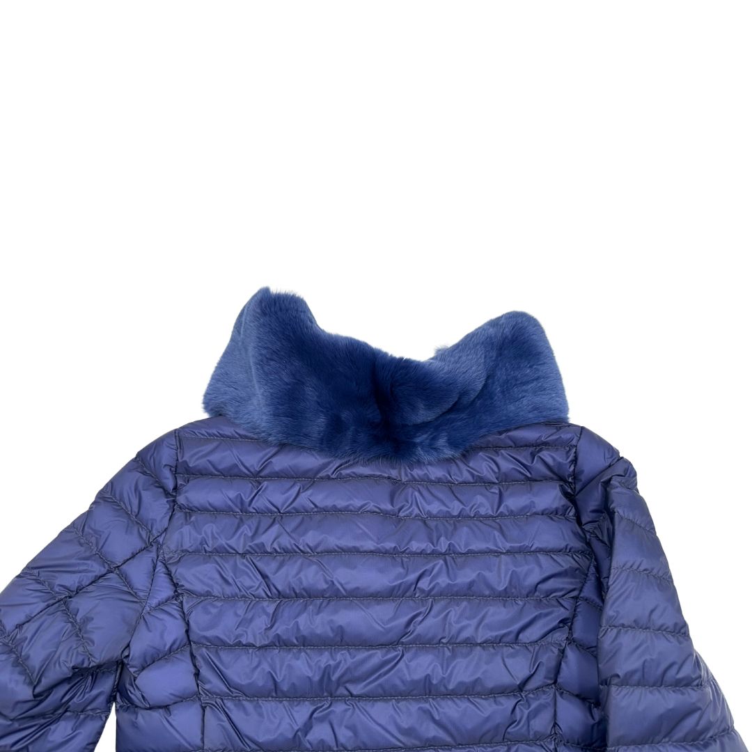 Piumino Moncler in 100% poliammide blu con collo amovibile effetto pelo, di lusso, originale, ottime condizioni.