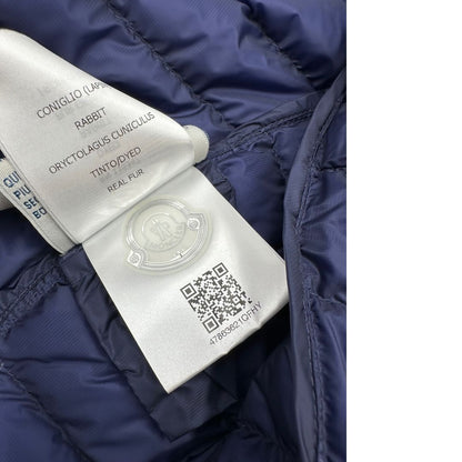 Piumino Moncler in 100% poliammide blu con collo amovibile effetto pelo, di lusso, originale, ottime condizioni.