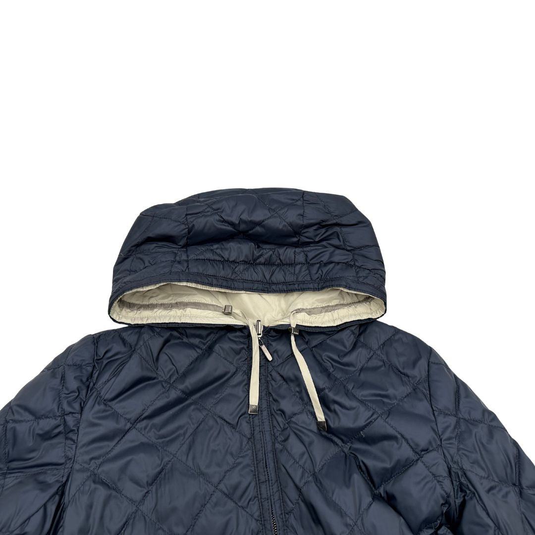 Piumino Max Mara reversibile blu trapuntato e beige in 64% poliestere e 36% poliammide, di lusso, originale, ottime condizioni, usato.