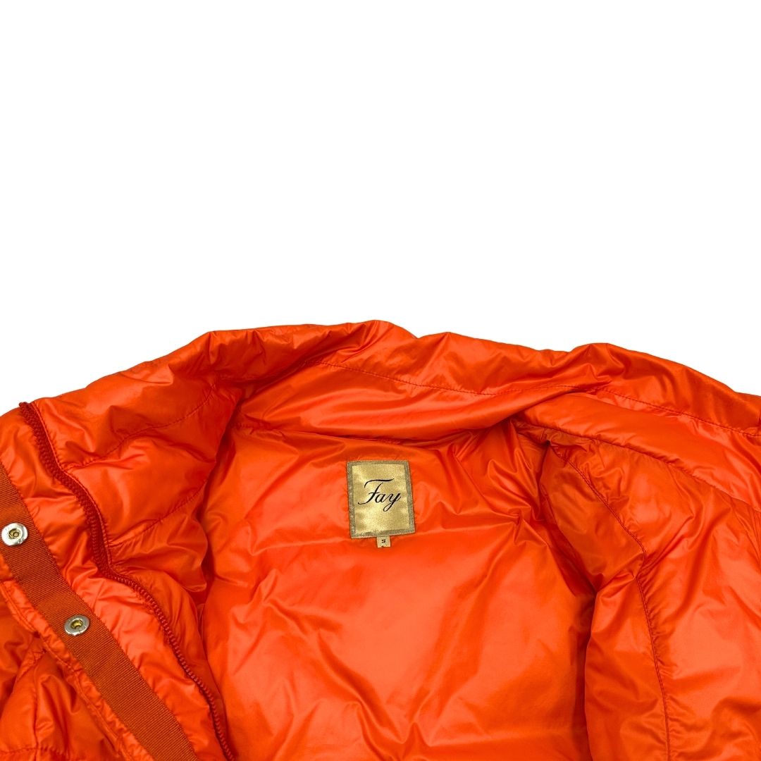 Piumino Fay arancione in 100% poliammide munito di cintura in vita; parti metalliche dorate, di lusso, originale, ottime condizioni.
