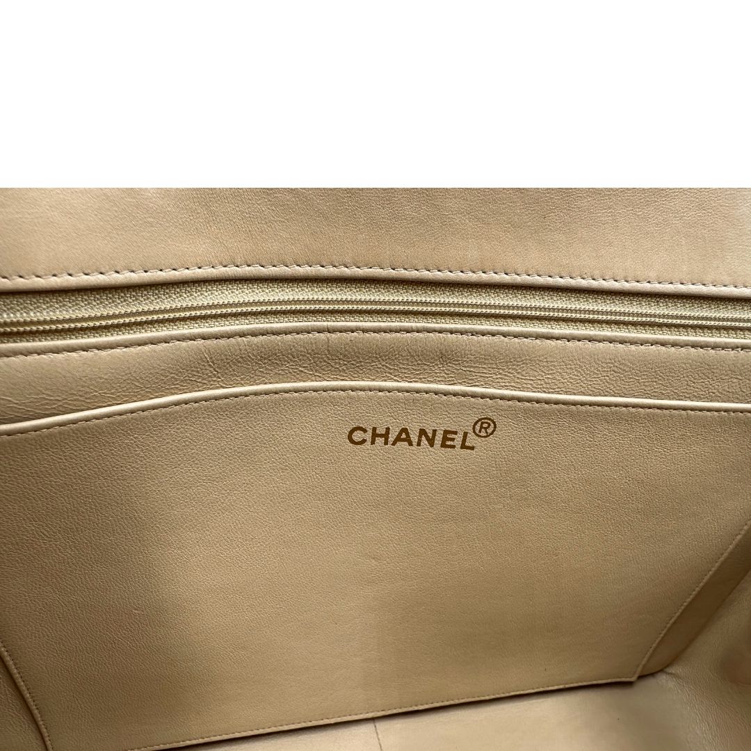 Borsa Chanel Maxi Logo Jumbo Flap