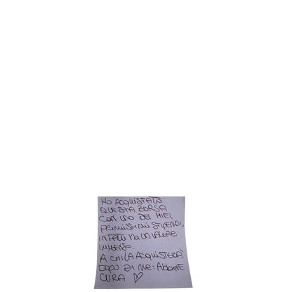 Bigliettino di una borsa Gucci Interlocking in pelle martellata nera con parti metalliche oro chiaro. Munita di una tracolla amovibile in catena e spallaccio in pelle. Chiusura con doppie G incrociate. Completa di scatola e dustbag. Indossabile a tracolla.