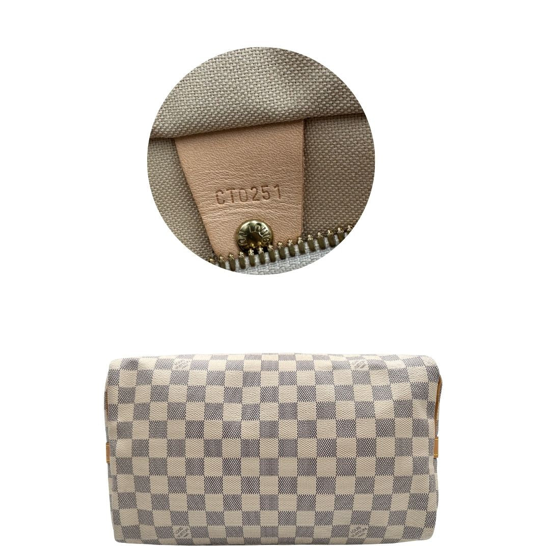 base Borsa Speedy 30 bandoulière Louis Vuitton in canvas Damier Azur con finiture in vacchetta naturale e parti metalliche dorate; munita di una tracolla amovibile e regolabile e doppi manici stondati. Completo di lucchetto, chiavi e scatola, di lusso, originale, ottime condizioni. 