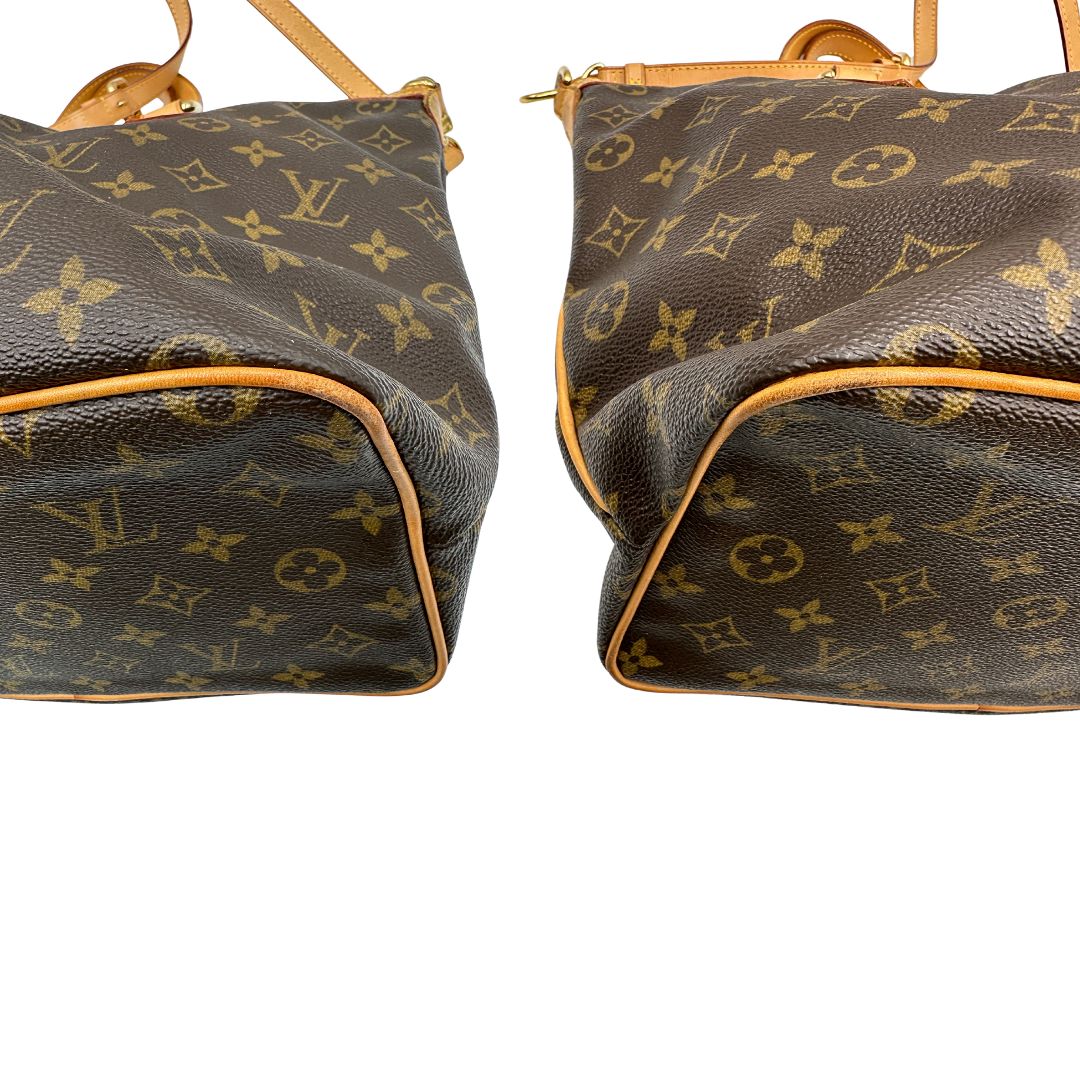 Angoli di una borsa Louis Vuitton in canvas marrone monogram con parti metalliche dorate e finiture in vacchetta naturale; munita di una tracolla amovibile e regolabile e doppi manici. Indossabile a spalla oppure a mano.